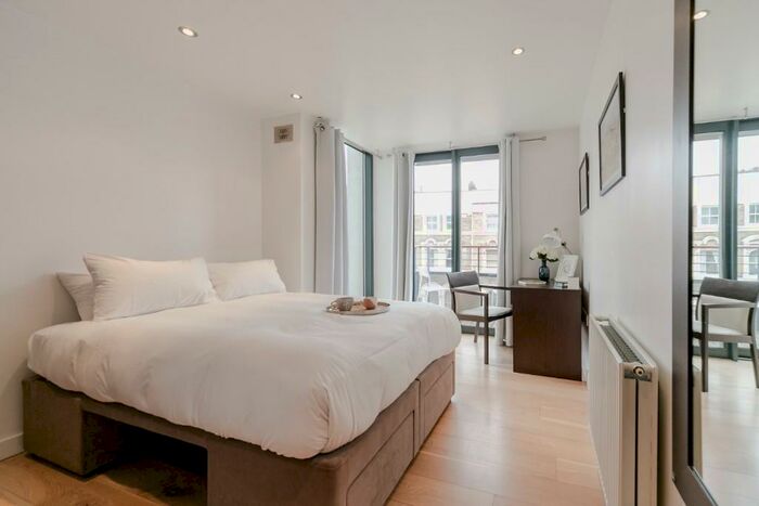 Studio To Rent In Kilburn High Road, London, NW6