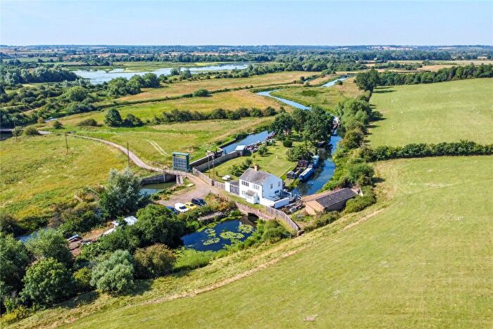 3 Bedroom Detached House For Sale In Doddington Road, Wollaston, Wellingborough, Northamptonshire, NN29