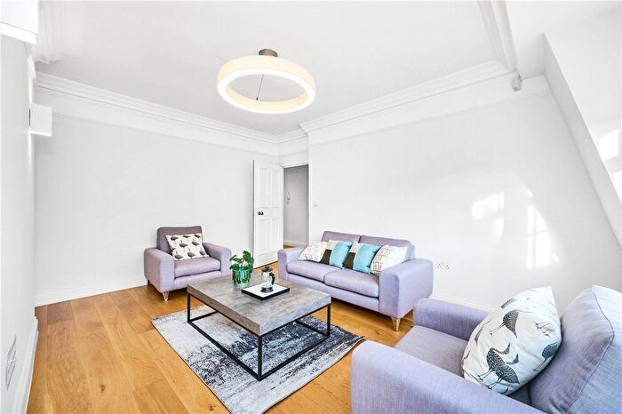 2 Bedroom Flat To Rent In Marylebone High Street, Marylebone, London, W1U