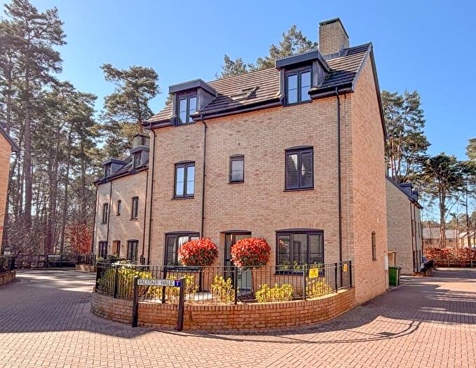 4 Bedroom Detached House For Sale In Falstaff Walk, Bordon, Hampshire, GU35