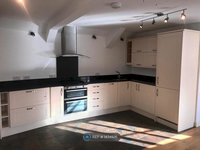 2 Bedroom Flat To Rent In Cliffe Terrace, Wetherby, LS22