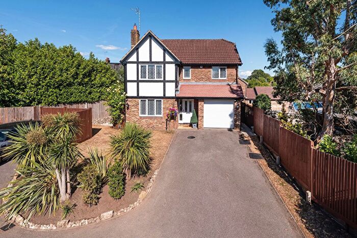 4 Bedroom Detached House For Sale In Mill Road, Dunton Green, Sevenoaks, TN13