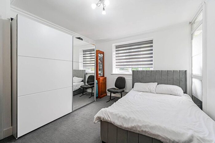 2 Bedroom Flat For Sale In Cantwell House, Shooters Hill, London, SE18