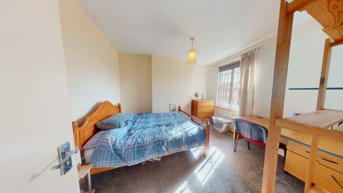 6 Bedroom Semi-Detached House To Rent In Burford Road, Nottingham, NG7