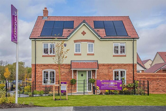 4 Bedroom Detached House For Sale In Stoke Albany Road, Desborough, NN14