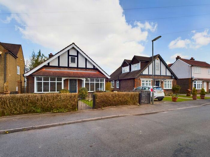 2 Bedroom Bungalow To Rent In Melton Road, Merstham, Redhill, RH1