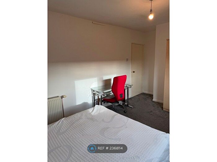2 Bedroom Flat To Rent In Shepherd Place, Aberdeen, AB12
