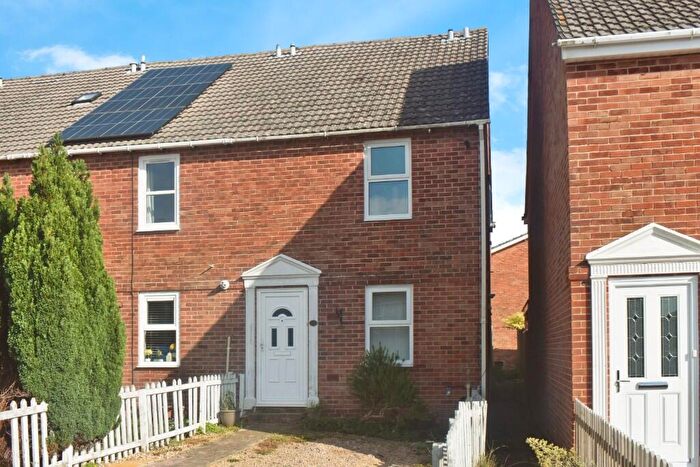 3 Bedroom End Of Terrace House For Sale In Howerts Close, SO31