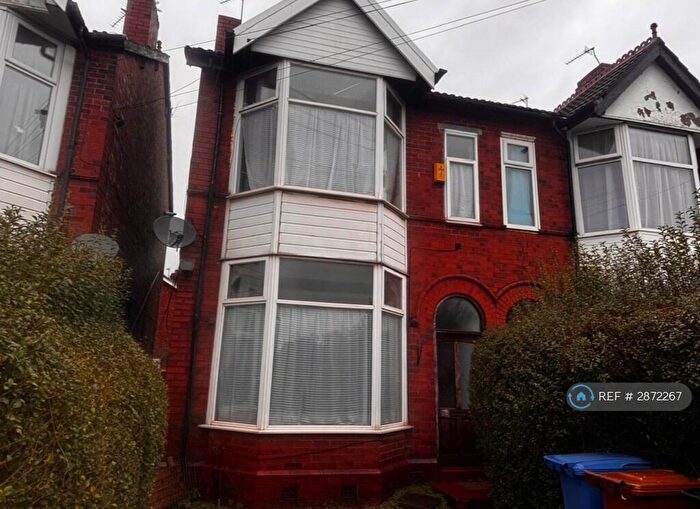 3 Bedroom Semi Detached House To Rent In Stockport Road, Stockport, SK3
