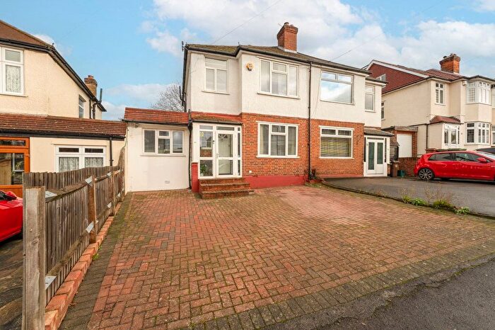 3 Bedroom Detached House For Sale In Waverley Avenue, Sutton, SM1