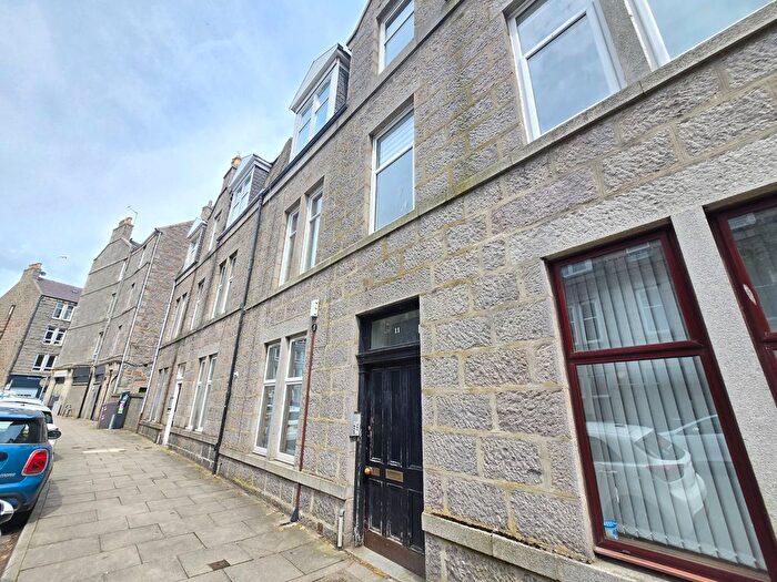 2 Bedroom Flat To Rent In Wallfield Crescent, Rosemount, Aberdeen, AB25