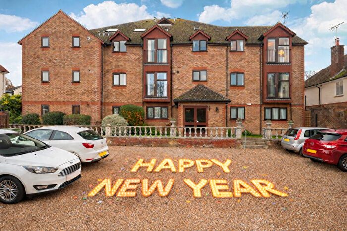 1 Bedroom Flat For Sale In North Parade, Horsham, RH12