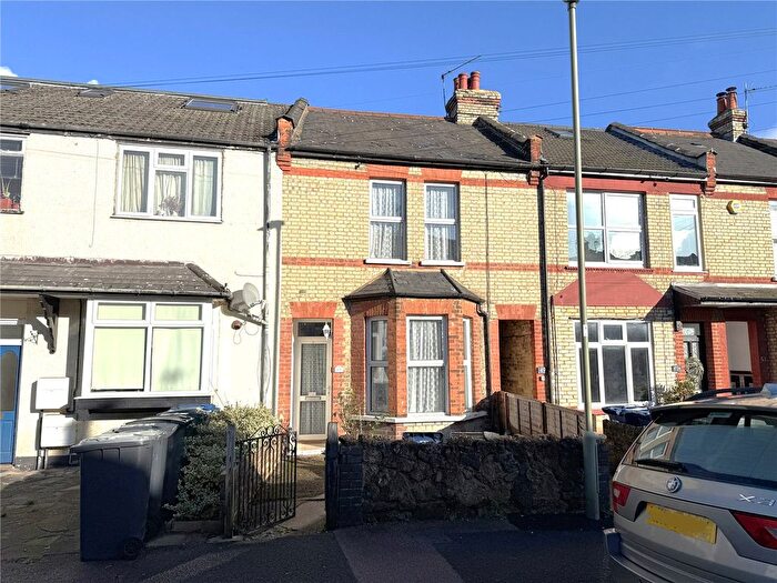 3 Bedroom Terraced House For Sale In Crescent Road, Barnet, EN4