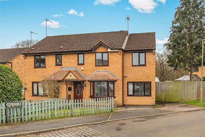 4 Bedroom Semi-Detached House For Sale In Winchester Close, Banbury, OX16