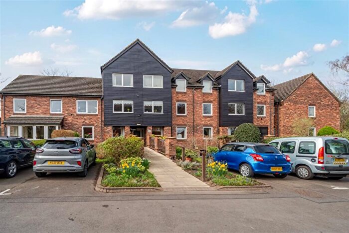 1 Bedroom Flat To Rent In Cygnet Court, Abingdon, OX14