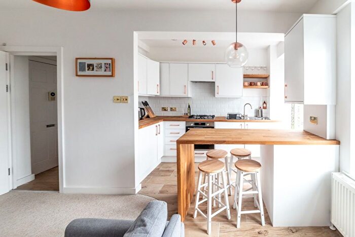 1 Bedroom Flat To Rent In Brixton Hill, London, SW2