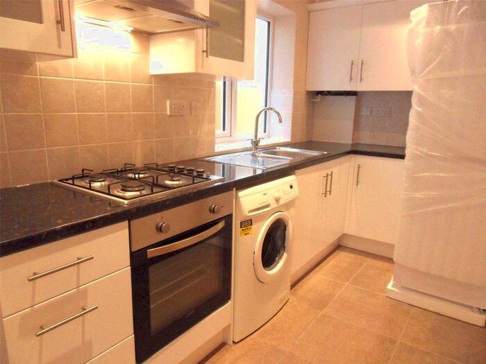 2 Bedroom Flat To Rent In Brighton Road, Coulsdon CR5