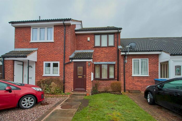 2 Bedroom Town House To Rent In Pyeharps Road, Burbage, Hinckley, LE10