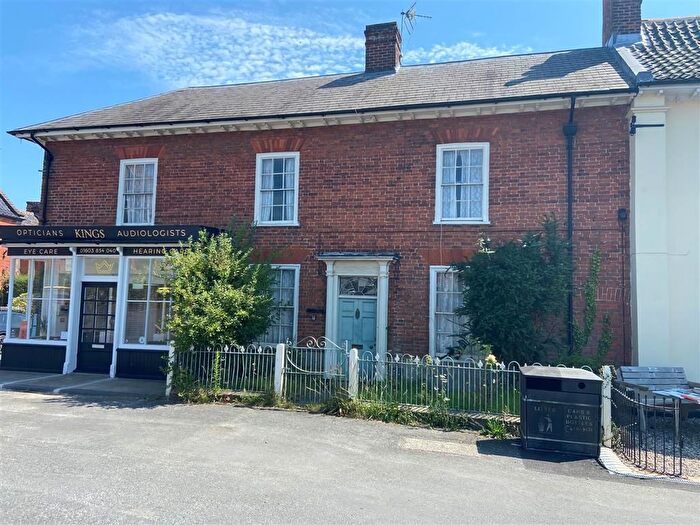 5 Bedroom Terraced House For Sale In Market Place, Reepham, Norwich, NR10