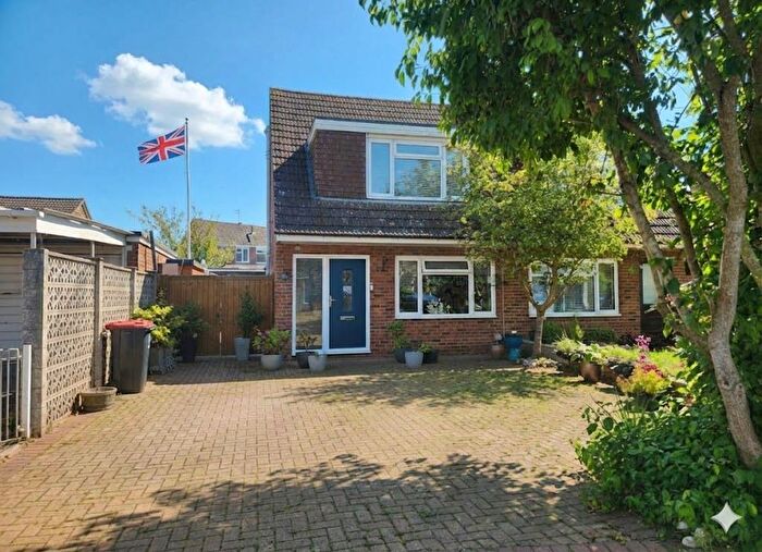 3 Bedroom Semi-Detached House For Sale In Trinity Road, Milton Keynes, MK12