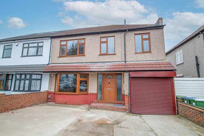 5 Bedroom Semi-Detached House To Rent In Danson Crescent, Welling, DA16