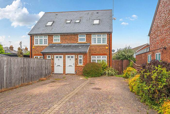 3 Bedroom Semi-Detached House To Rent In Leigh Road, Cobham, KT11