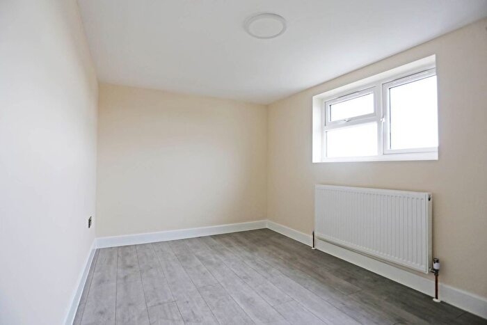 4 Bedroom Semi-Detached House To Rent In Lovell Walk, Elm Park, Rainham, RM13