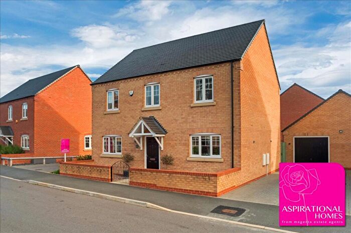 4 Bedroom Detached House For Sale In Kelmarsh Avenue, Raunds, Northamptonshire, NN9