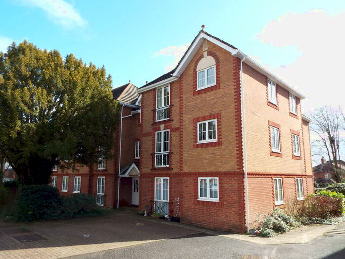 2 Bedroom Apartment To Rent In Blenheim Court, Westwood Road, SO17
