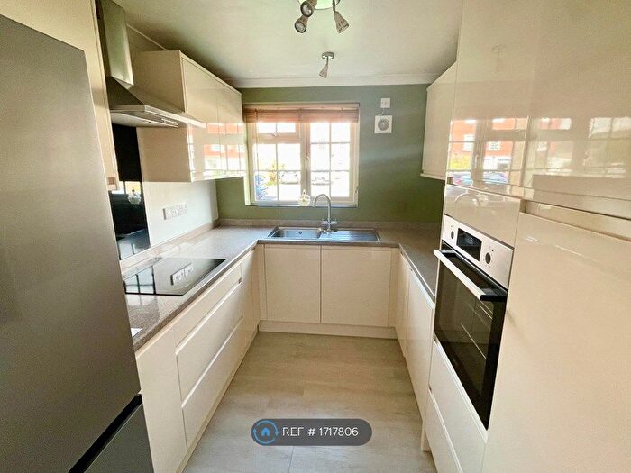 2 Bedroom Flat To Rent In Waters Drive, Staines-Upon-Thames, TW18