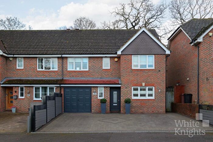 4 Bedroom Semi Detached House For Sale In Woodcock Court, Three Mile Cross, Reading, Berkshire, RG7