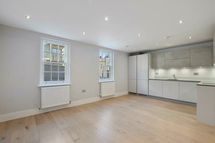 1 Bedroom Flat To Rent In Coptfold Road, Brentwood, Essex, CM14