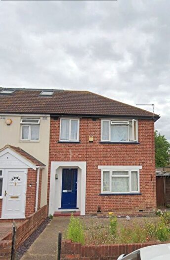 6 Bedroom Terraced House To Rent In Chaucer Avenue, Hayes, UB4