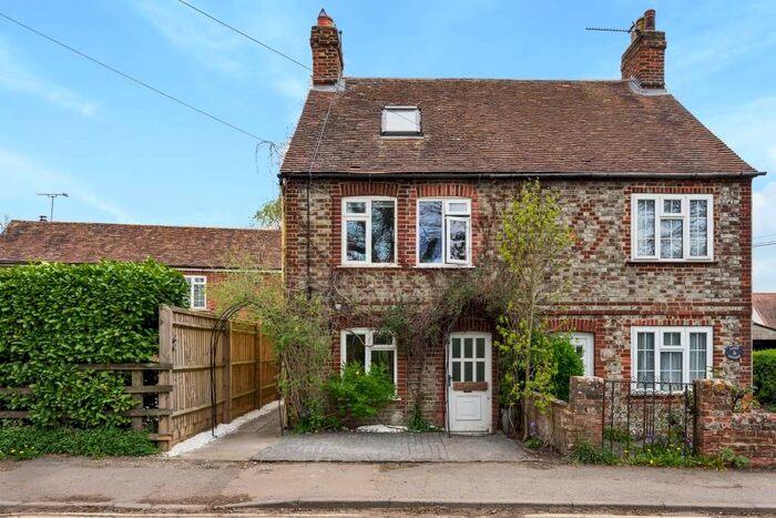 3 Bedroom Cottage To Rent In Sutton Courtenay, Oxfordshire, OX14