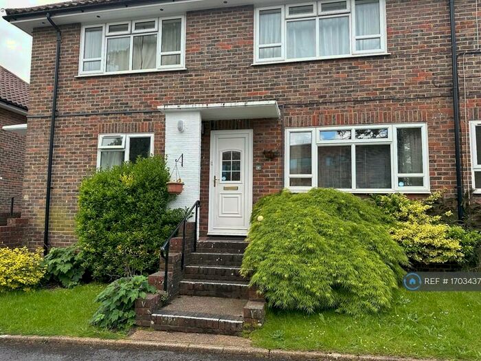 2 Bedroom Flat To Rent In Ormerod Court, Haywards Heath, RH16