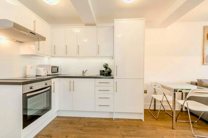 1 Bedroom Flat To Rent In Bowmans Mews, Holloway, London, N7
