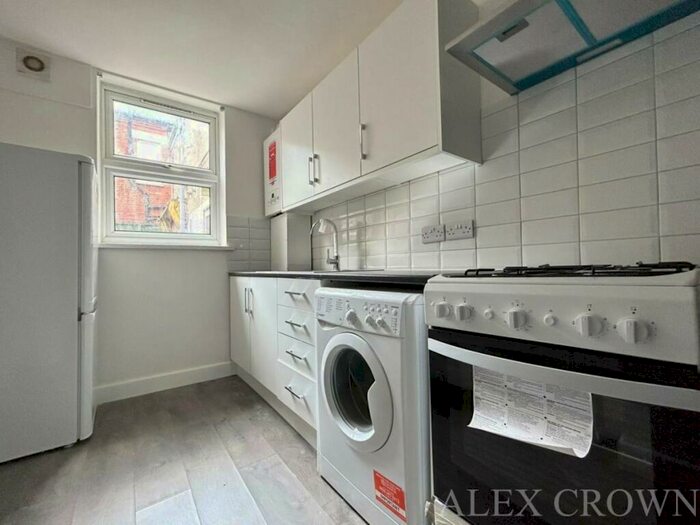 Studio To Rent In West Green Road, Seven Sisters, N15