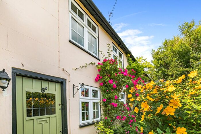 3 Bedroom End Of Terrace House To Rent In Tanyard Lane, Steyning, BN44