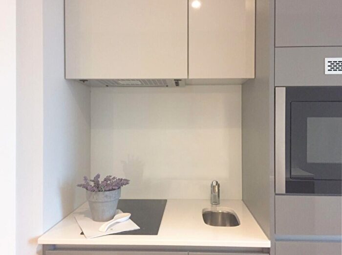 Studio To Rent In Chester Road, Manchester, Greater Manchester, M16
