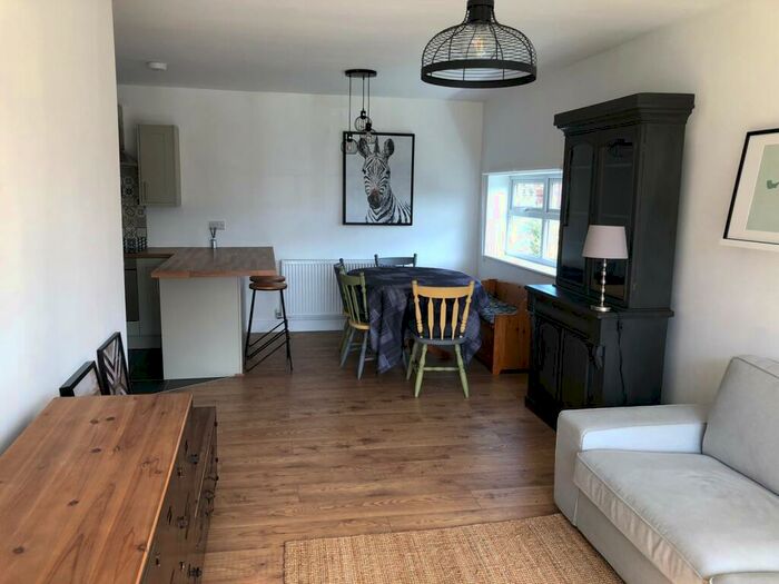 2 Bedroom Apartment To Rent In Barrowfield Lane, Kenilworth, CV8