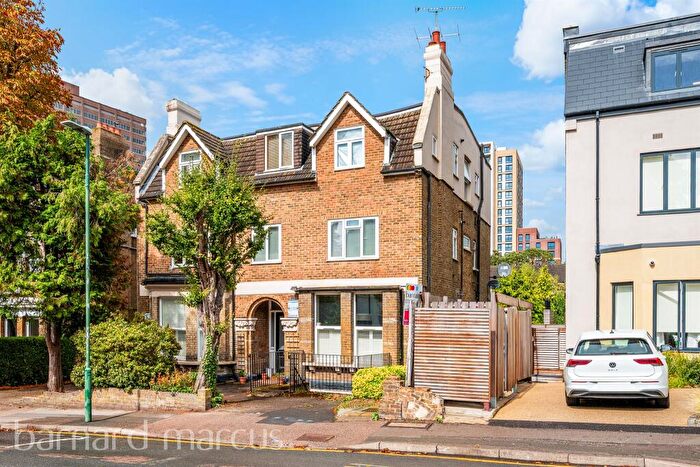 1 Bedroom Flat For Sale In Cedar Road, Sutton, SM2