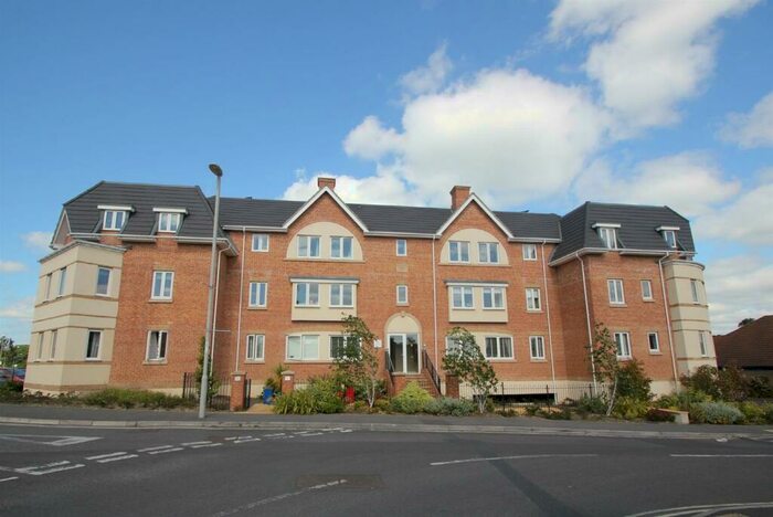 2 Bedroom Apartment To Rent In Peel Close, Verwood, BH31