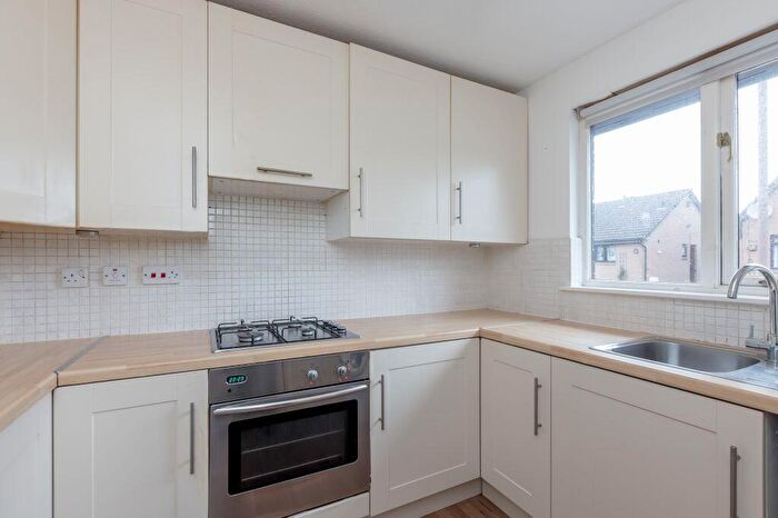 2 Bedroom Semi-Detached Bungalow For Sale In Kirkfield View, Livingston, EH54