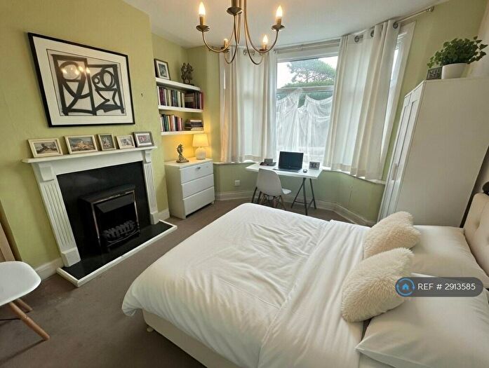 5 Bedroom Semi Detached House To Rent In Overndale Road, Bristol, BS16