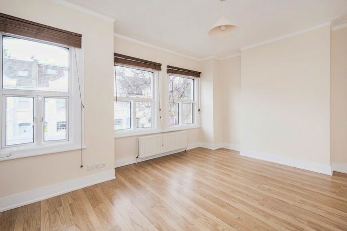 2 Bedroom Flat To Rent In Rosebury Road, London, SW6