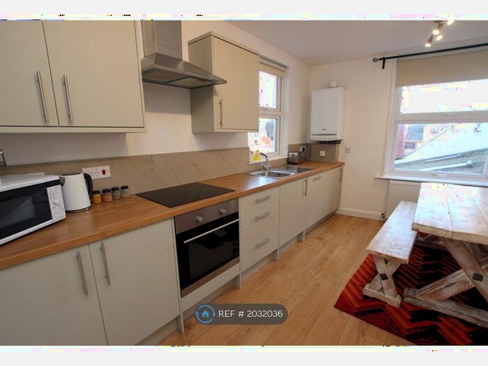 2 Bedroom Flat To Rent In Castle Street, Reading, RG1