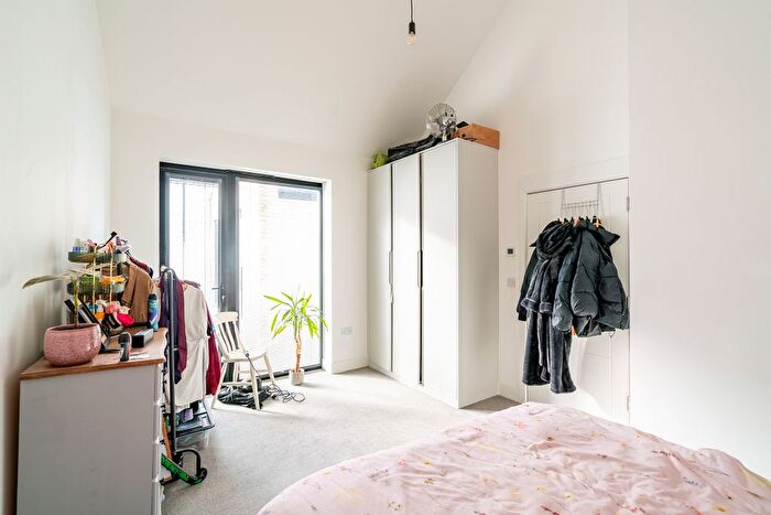 1 Bedroom Flat For Sale In Lombard Place, Brook Hill, Southville, Bristol, BS3
