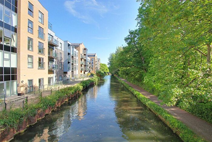 3 Bedroom Flat To Rent In Harrison House, Nash Mills Wharf, HP3