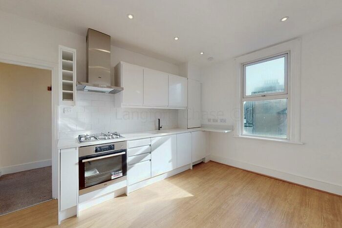 2 Bedroom Flat To Rent In Newington Green Road, Islington, N1