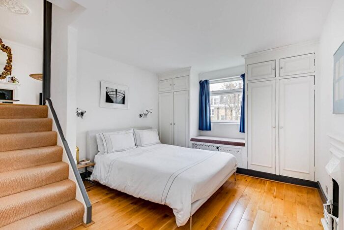 3 Bedroom Flat For Sale In Redcliffe Gardens, Chelsea, London, SW10